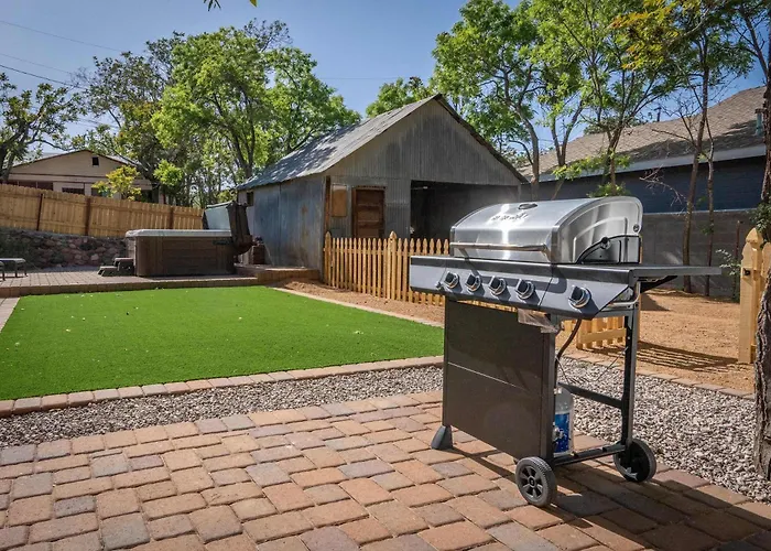 Charming & Cozy Northern Az Base Camp - Sleeps 4 Holiday home Cottonwood