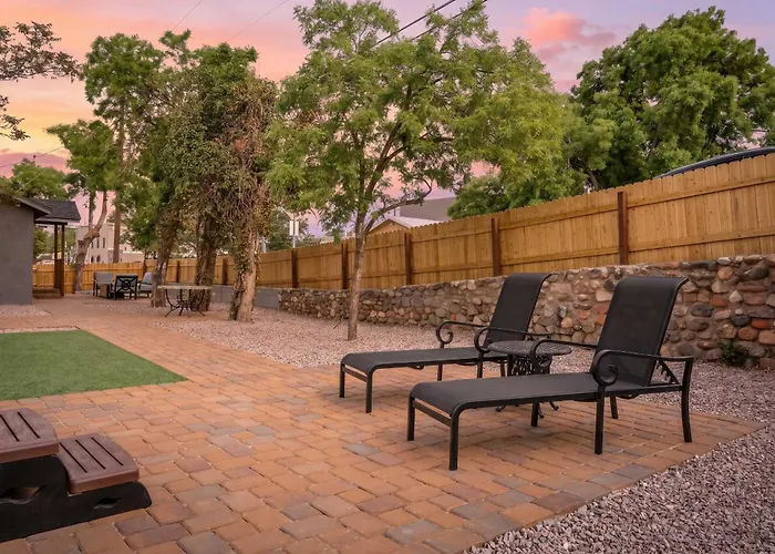 Charming & Cozy Northern Az Base Camp - Sleeps 4 * Cottonwood
